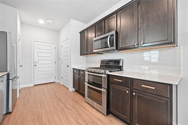 7910 Lennon DR, Austin, TX 78744