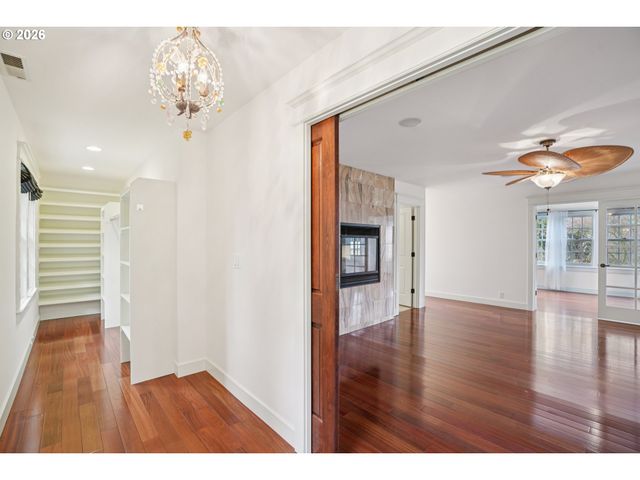 7108 Ne GOING St, Portland, OR 97218