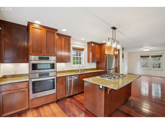 7108 Ne GOING St, Portland, OR 97218