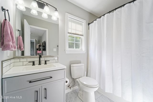 185 Liberty Park Road, Jacksonville, NC 28540