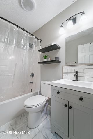 185 Liberty Park Road, Jacksonville, NC 28540