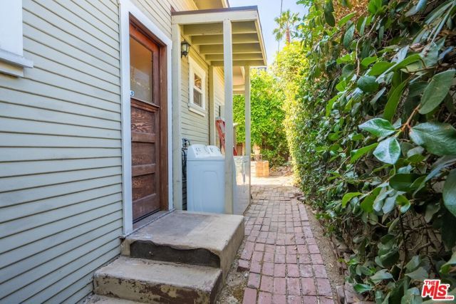 4253 Fountain Avenue, Los Angeles, CA 90029