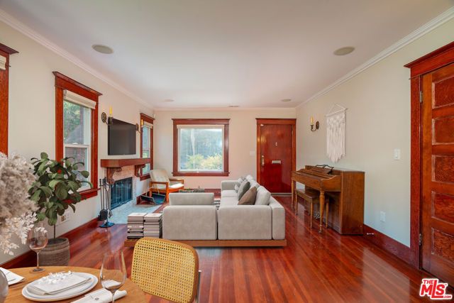 4253 Fountain Avenue, Los Angeles, CA 90029