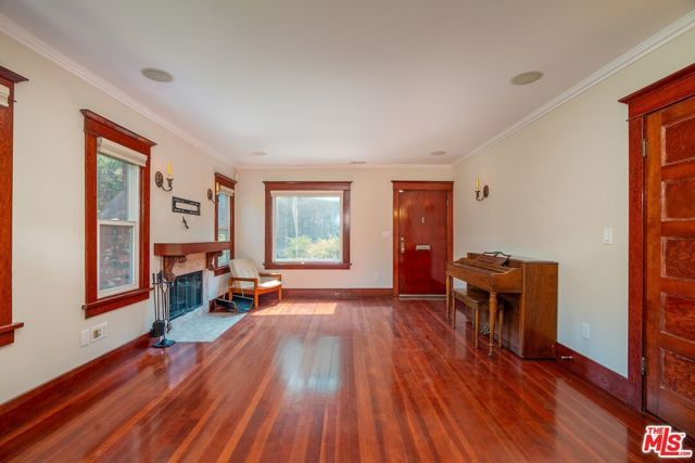 4253 Fountain Avenue, Los Angeles, CA 90029