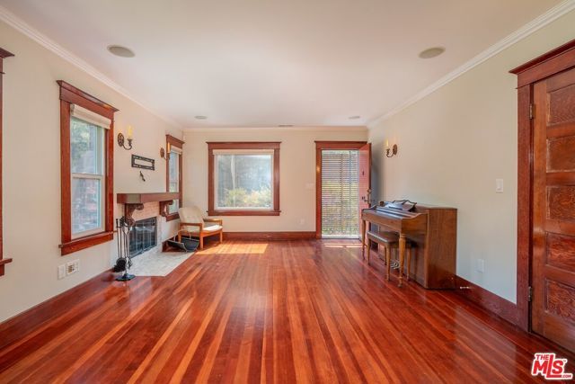 4253 Fountain Avenue, Los Angeles, CA 90029