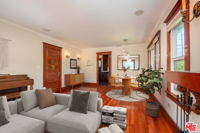 4253 Fountain Avenue, Los Angeles, CA 90029