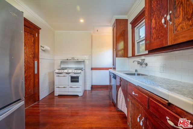 4253 Fountain Avenue, Los Angeles, CA 90029