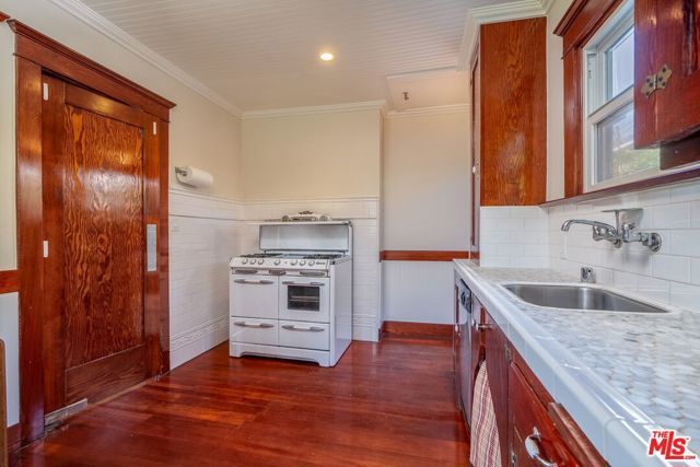 4253 Fountain Avenue, Los Angeles, CA 90029