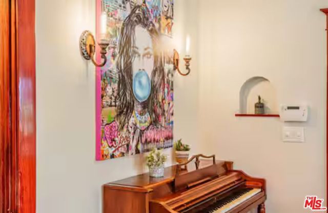 4253 Fountain Avenue, Los Angeles, CA 90029