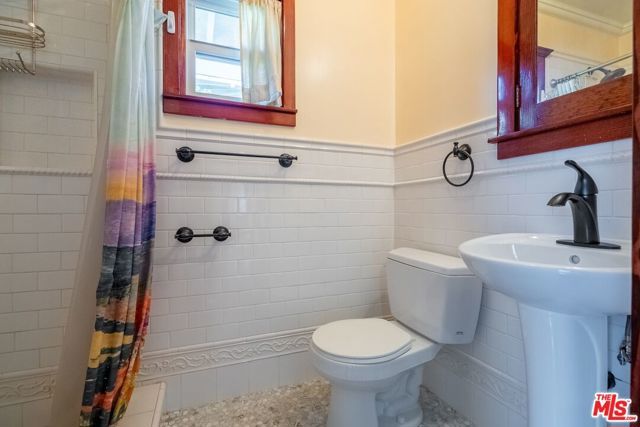 4253 Fountain Avenue, Los Angeles, CA 90029