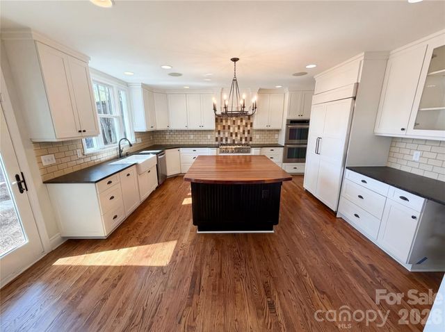 4467 Woodlark Lane, Charlotte, NC 28211