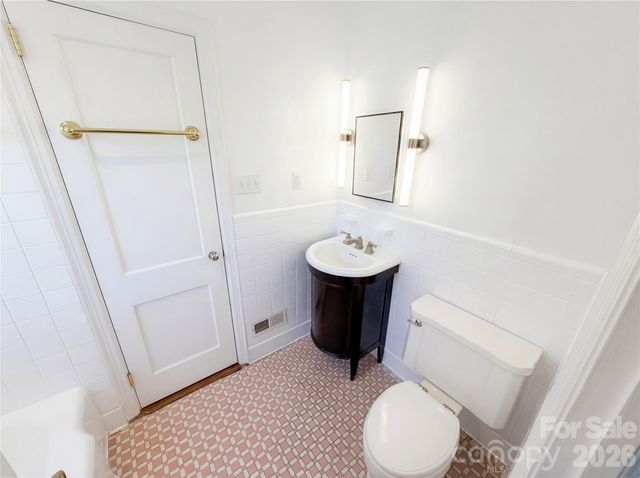 4467 Woodlark Lane, Charlotte, NC 28211