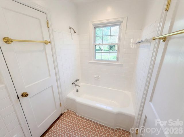 4467 Woodlark Lane, Charlotte, NC 28211