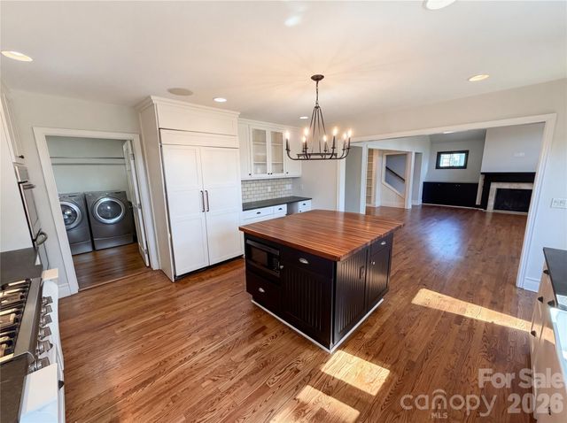 4467 Woodlark Lane, Charlotte, NC 28211