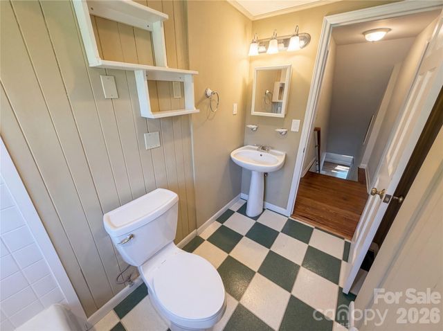 4467 Woodlark Lane, Charlotte, NC 28211