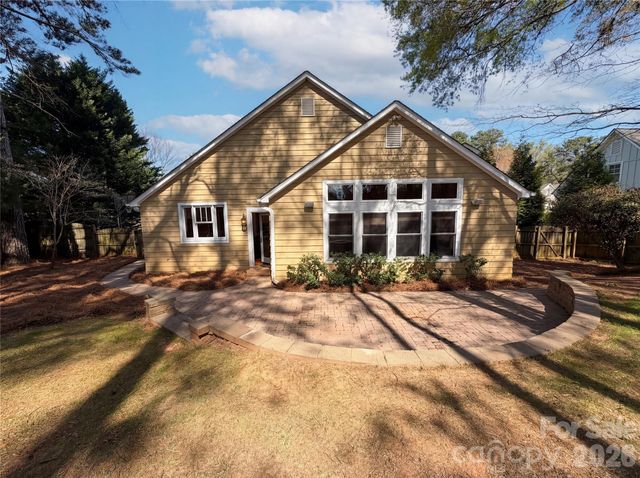 4467 Woodlark Lane, Charlotte, NC 28211