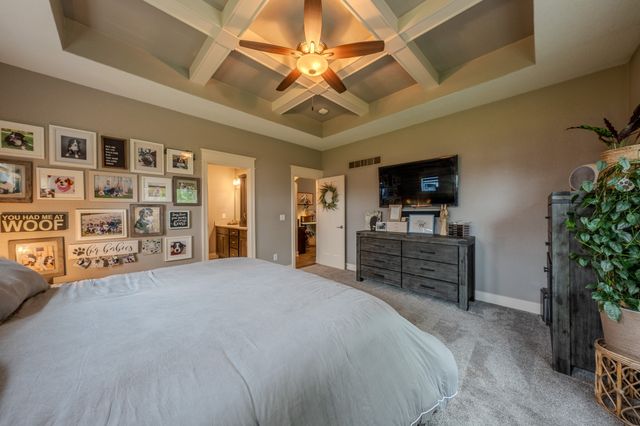 2848 Prairie Rose Drive, Norwalk, IA 50211