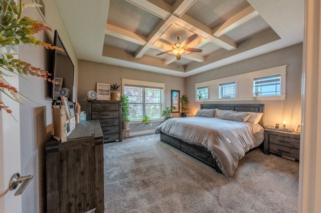 2848 Prairie Rose Drive, Norwalk, IA 50211