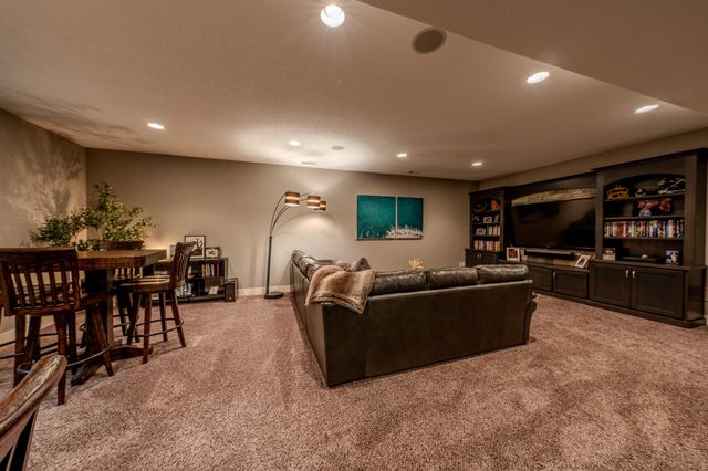 2848 Prairie Rose Drive, Norwalk, IA 50211