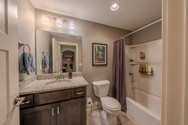 2848 Prairie Rose Drive, Norwalk, IA 50211