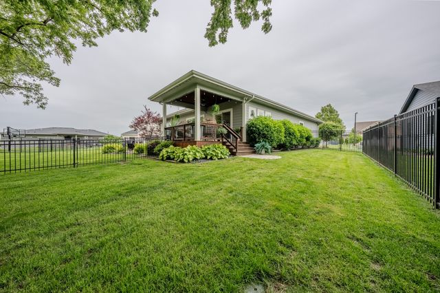 2848 Prairie Rose Drive, Norwalk, IA 50211