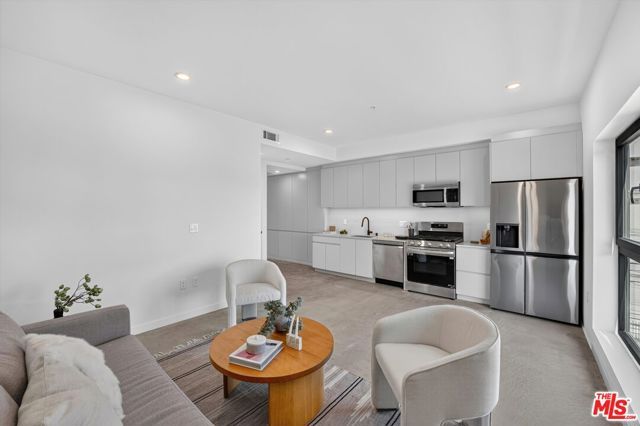 904 S New Hmapshire Avenue 403, Los Angeles, CA 90006