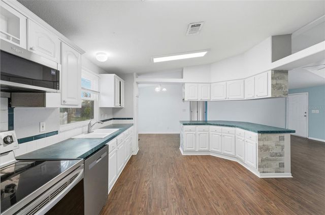 338 1ST AVENUE N, Lake Wales, FL 33859