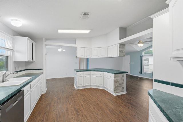 338 1ST AVENUE N, Lake Wales, FL 33859