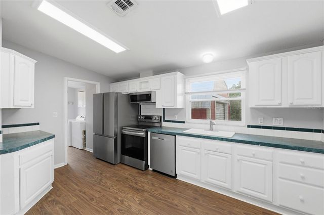 338 1ST AVENUE N, Lake Wales, FL 33859