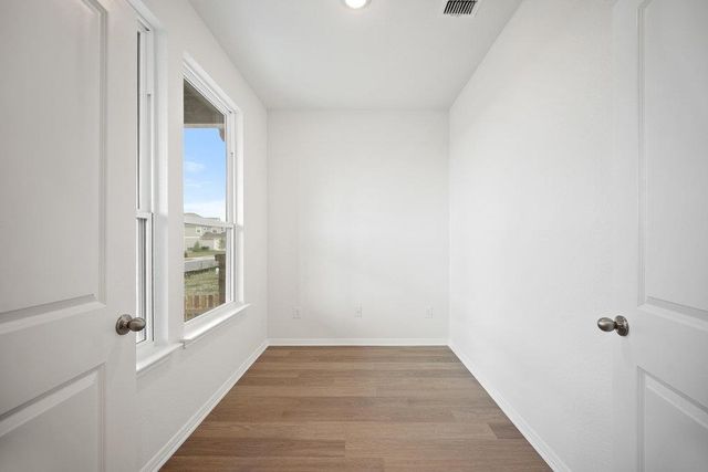 6401 Marsh LN, Buda, TX 78610