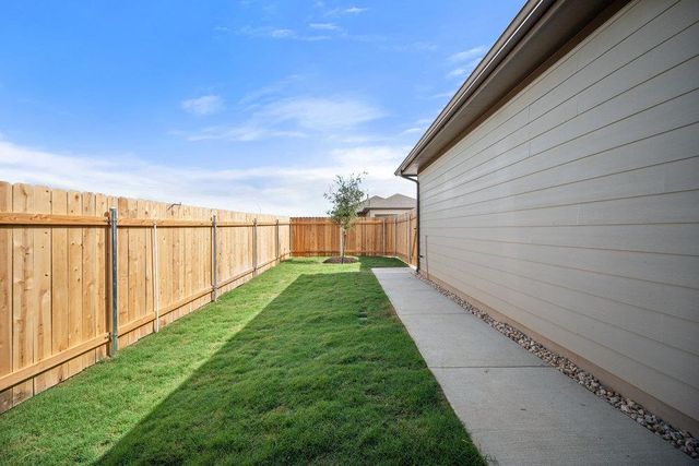 6401 Marsh LN, Buda, TX 78610