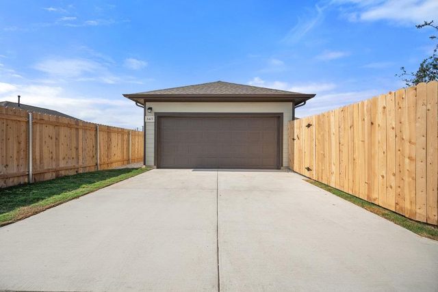 6401 Marsh LN, Buda, TX 78610