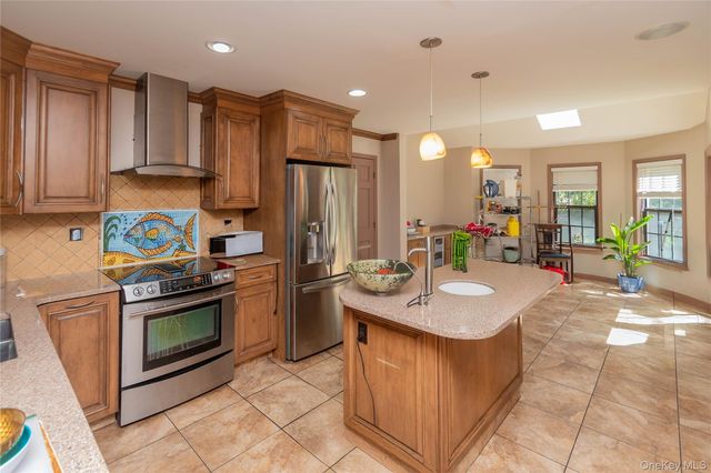 1 Far Horizons Drive, Newburgh, NY 12550