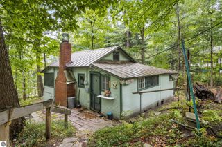 407 Fortune Avenue, Frankfort, MI 49635