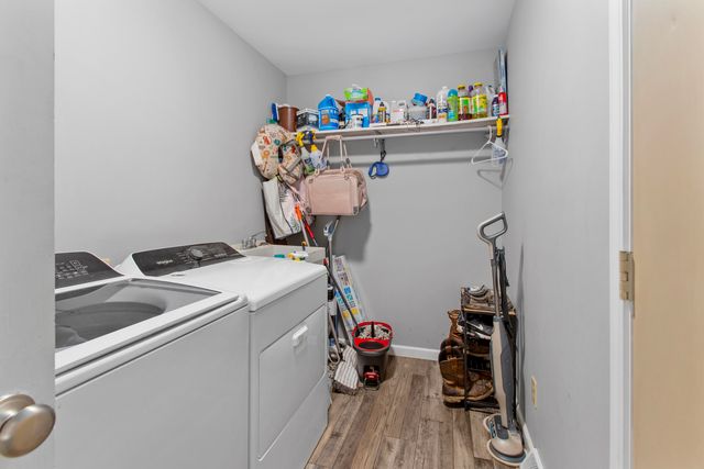 176 S 200 W, Valparaiso, IN 46385