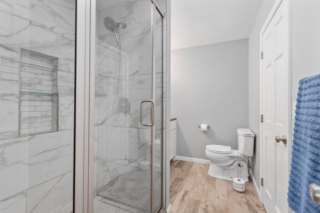 176 S 200 W, Valparaiso, IN 46385