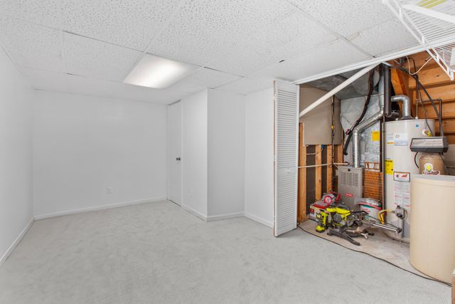 176 S 200 W, Valparaiso, IN 46385