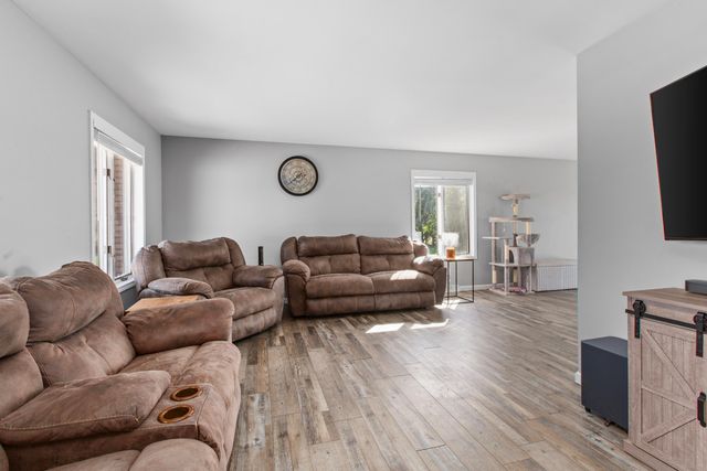 176 S 200 W, Valparaiso, IN 46385