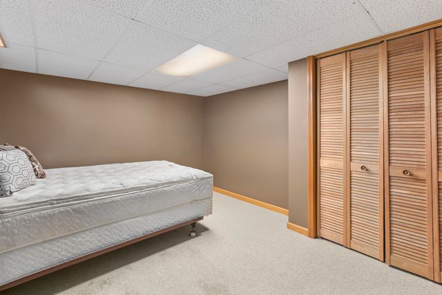 176 S 200 W, Valparaiso, IN 46385