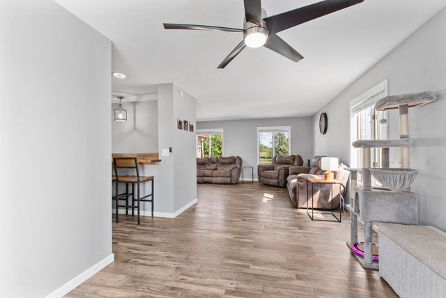 176 S 200 W, Valparaiso, IN 46385