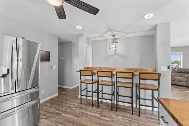 176 S 200 W, Valparaiso, IN 46385