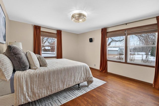 1120 S 6TH STREET, De Pere, WI 54115