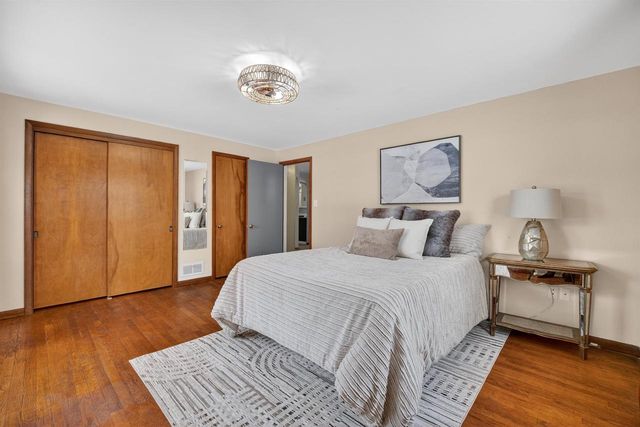 1120 S 6TH STREET, De Pere, WI 54115