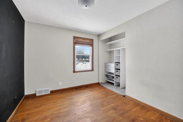 1120 S 6TH STREET, De Pere, WI 54115