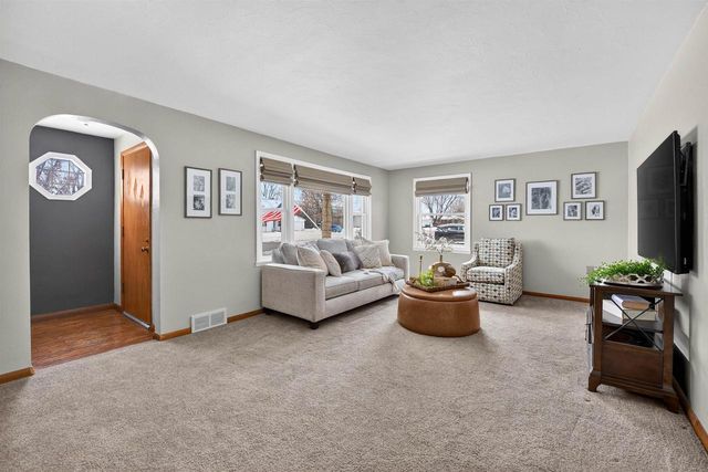 1120 S 6TH STREET, De Pere, WI 54115