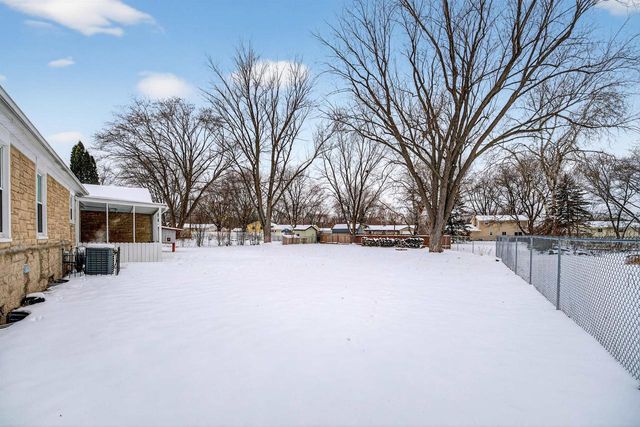 1120 S 6TH STREET, De Pere, WI 54115