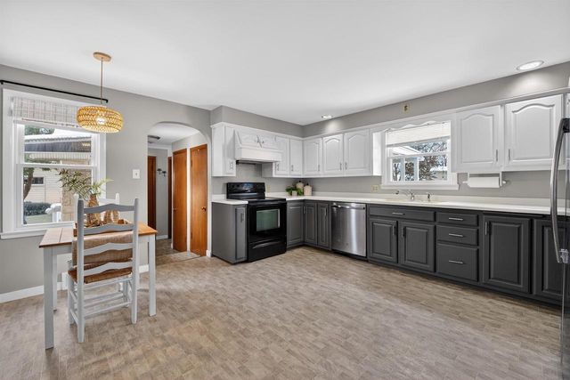 1120 S 6TH STREET, De Pere, WI 54115