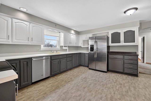 1120 S 6TH STREET, De Pere, WI 54115