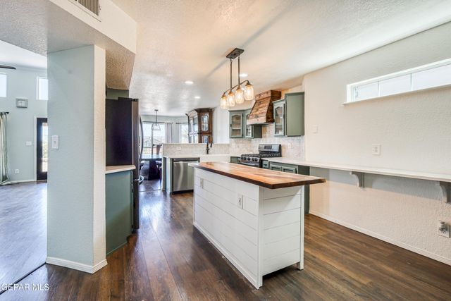 6821 PEARL RIDGE Drive, El Paso, TX 79912