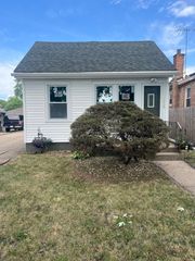13709 S School Street, Riverdale, IL 60827